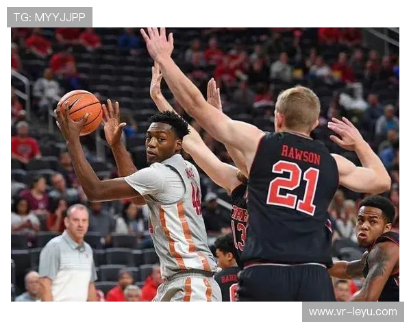 父子同场竞技 足坛世家传承成佳话