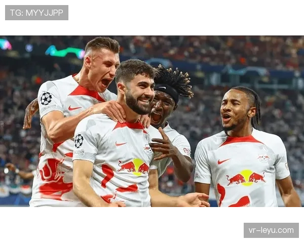 勒沃库森发布对阵莱比锡赛前海报，中场核心回归合练